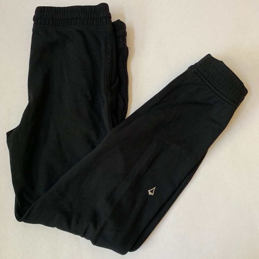 Like new Ivivva black joggers size 10.